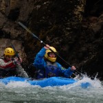 Yamina et Élie en action sur un planiol